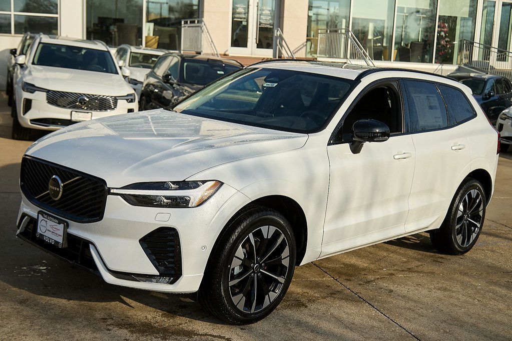 2026 VOLVO XC60 - Image 7