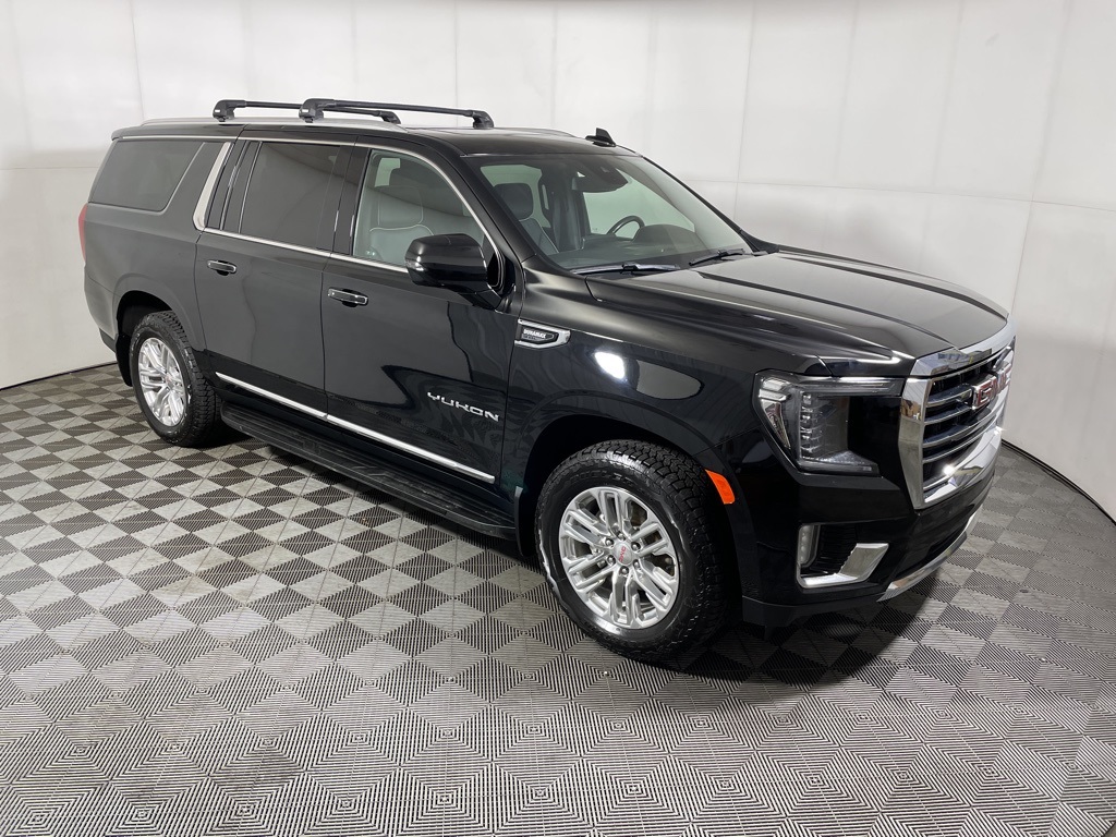 2024 GMC Yukon XL SLT's photo