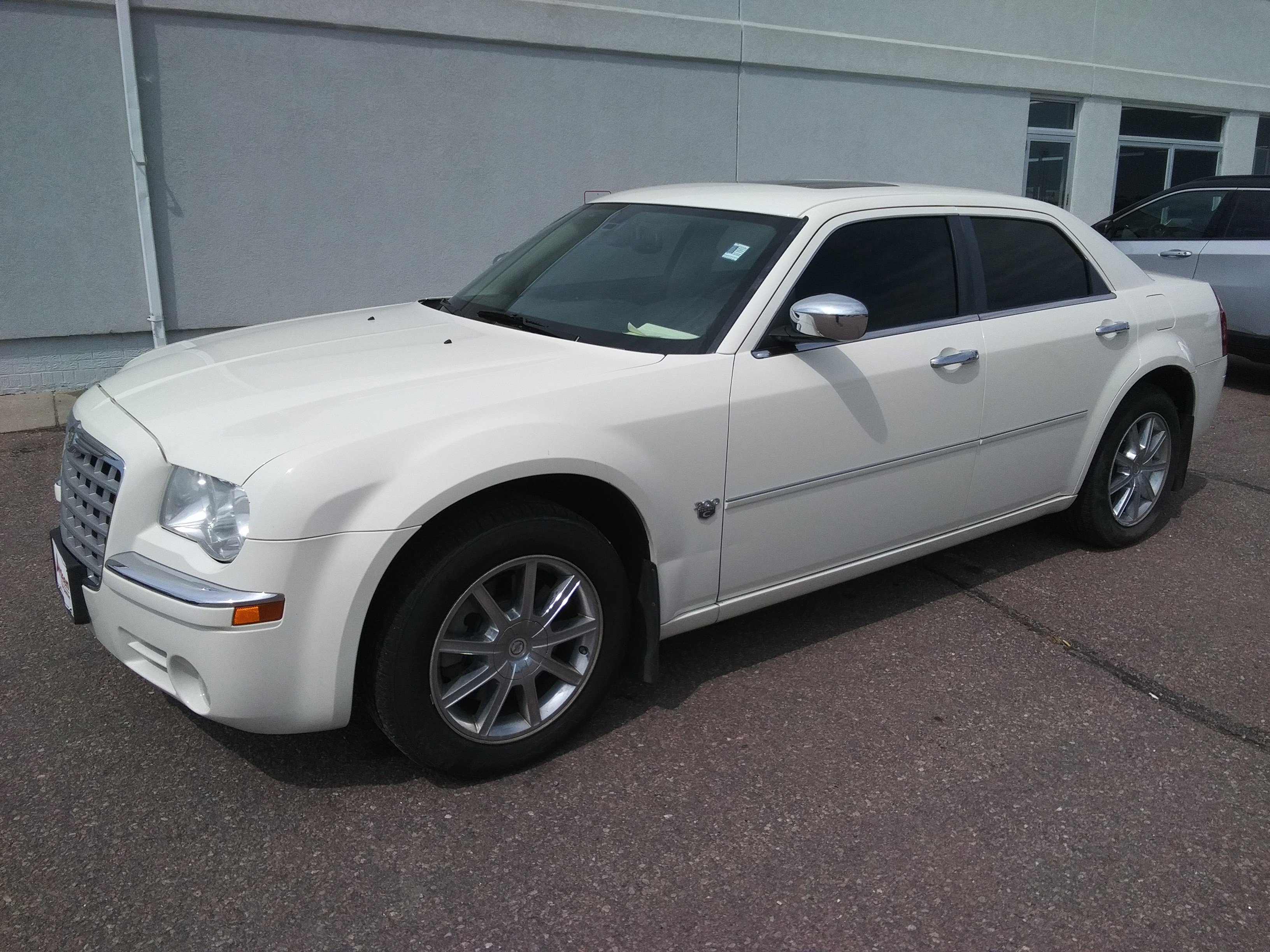 Used 2007 Chrysler 300 C with VIN 2C3KK63H37H857818 for sale in Aberdeen, SD