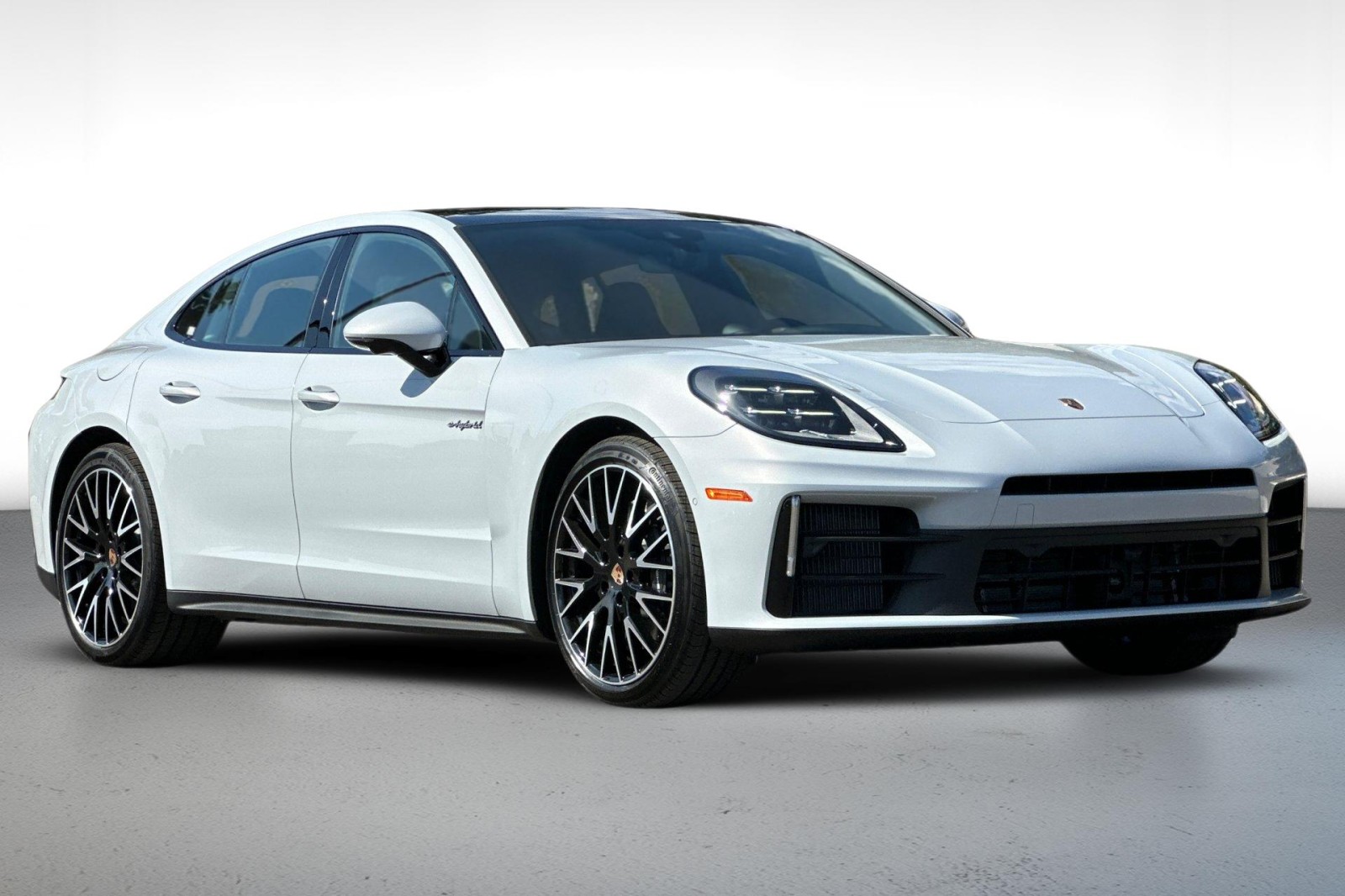 2026 Porsche Panamera 4 E-Hybrid photo 12