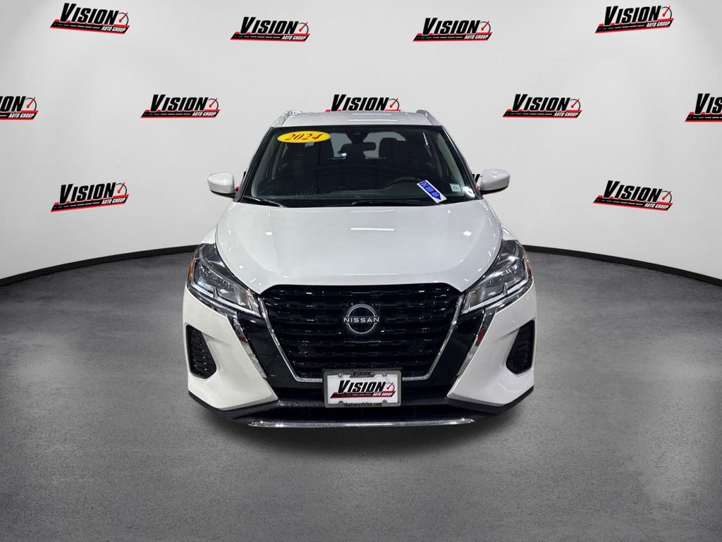 2024 Nissan Kicks SV photo 2