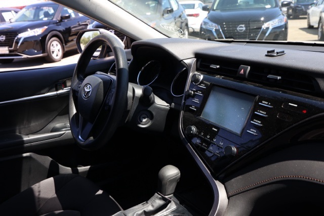 2020 Toyota Camry LE photo 16