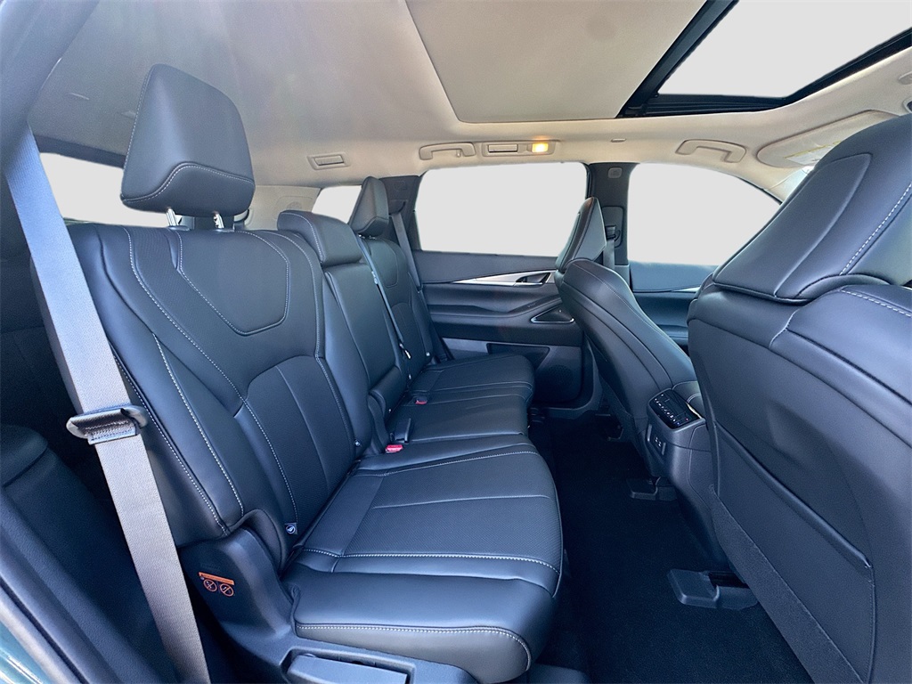 2026 Infiniti QX60 Luxe photo 29