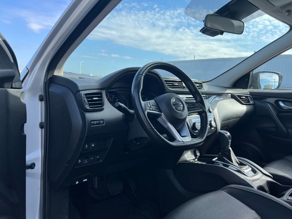 2022 Nissan Rogue Sport SL photo 9