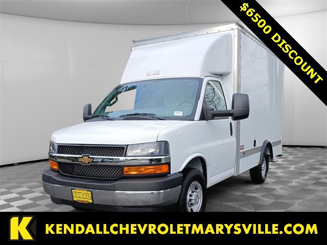 2024 Chevrolet Express Cutaway Base's photo