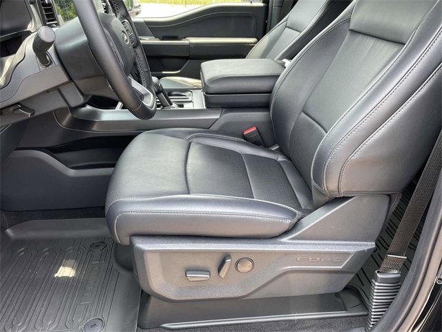 2025 Ford F-150 Lariat photo 12