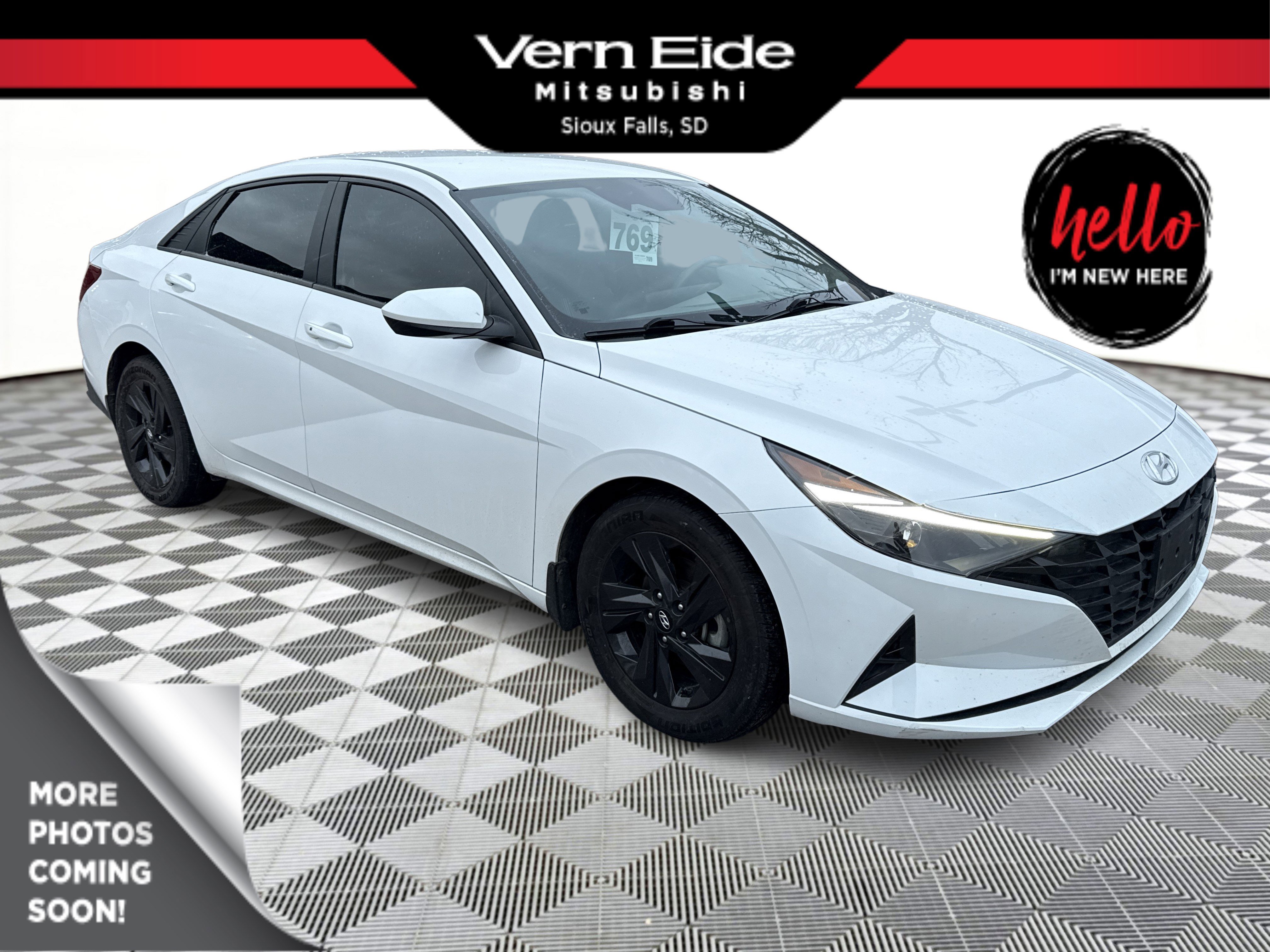 2022 Hyundai Elantra SEL's photo