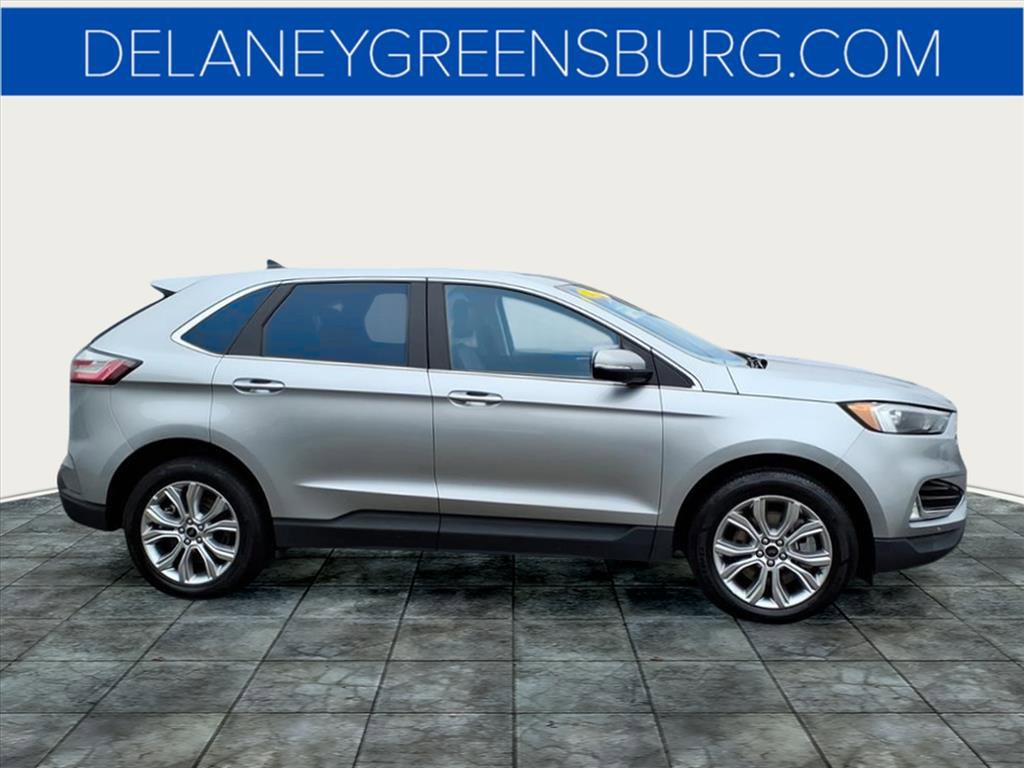 2024 Ford Edge Titanium photo 2