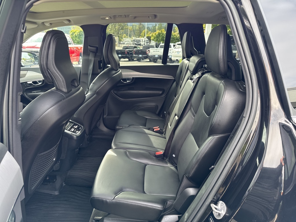 2023 Volvo XC90 B5 Core photo 5