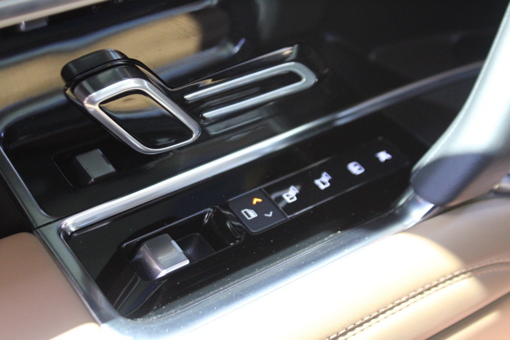 2023 Land Rover Range Rover SE photo 29