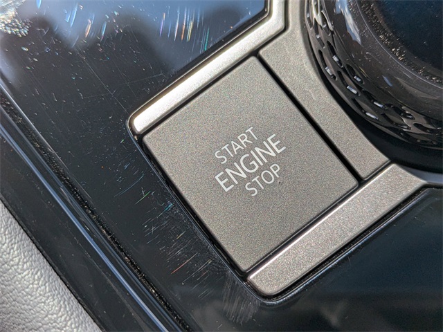 2025 Volkswagen Tiguan SEL R-Line Black photo 24