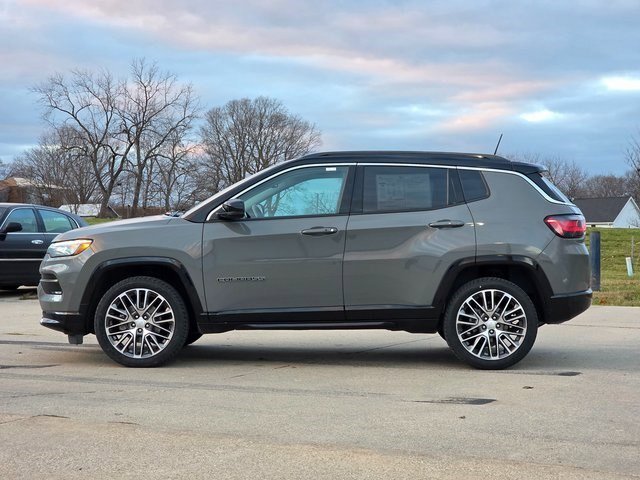2022 Jeep Compass Limited photo 3