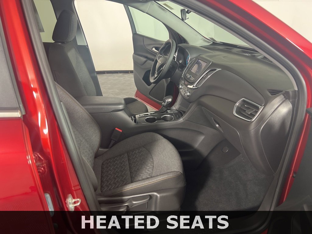 2023 Chevrolet Equinox LT photo 3