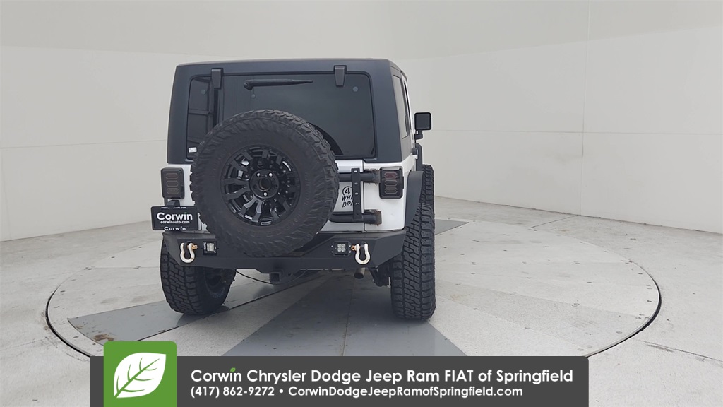 2017 Jeep Wrangler Unlimited Willys photo 2