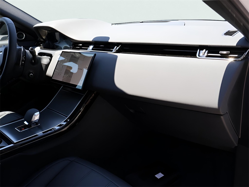 2026 Land Rover Range Rover Evoque S photo 9