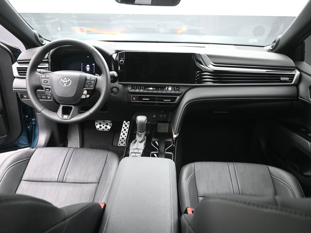 2025 Toyota Camry XSE photo 13