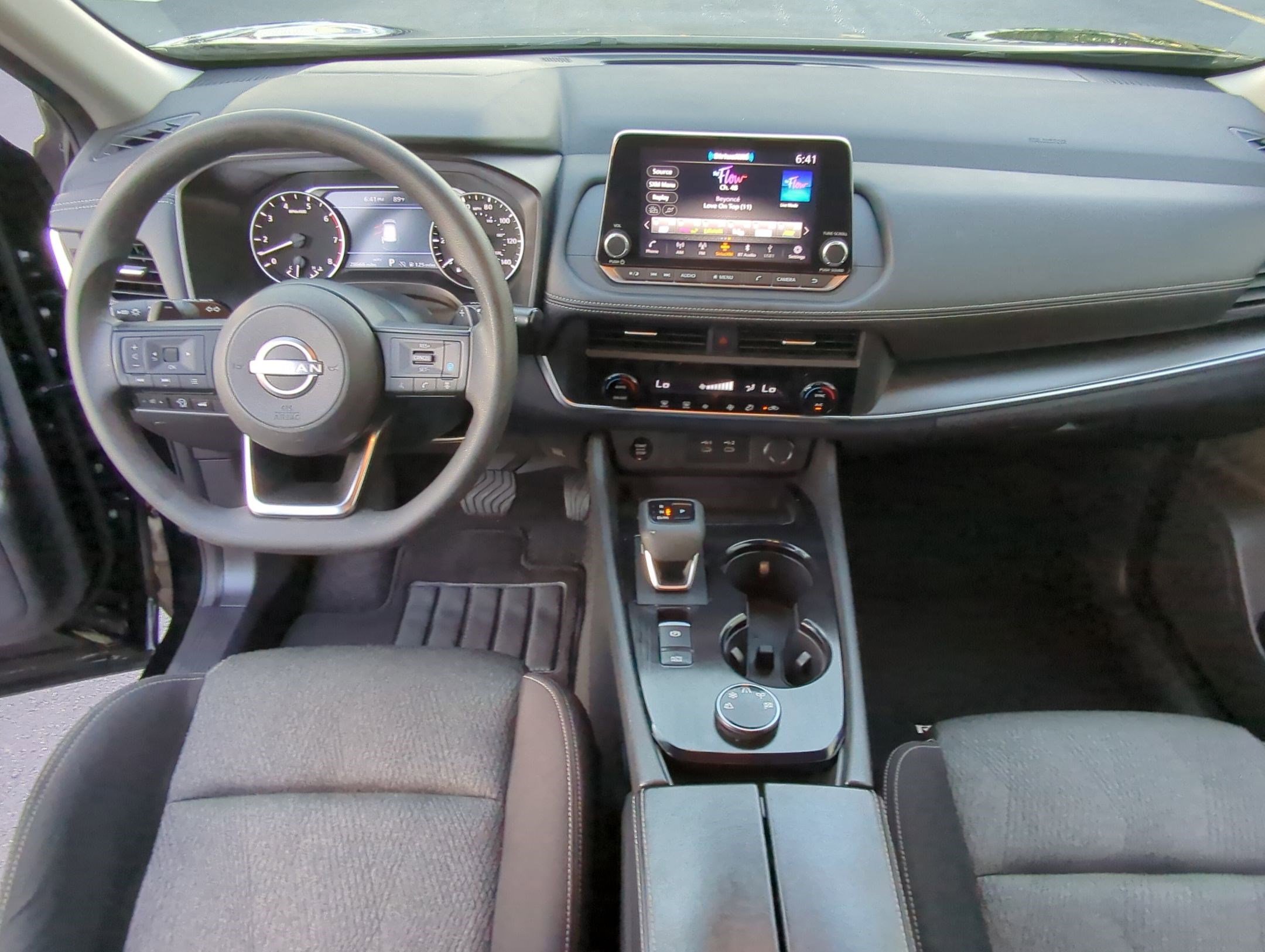 2024 Nissan Rogue SV photo 15