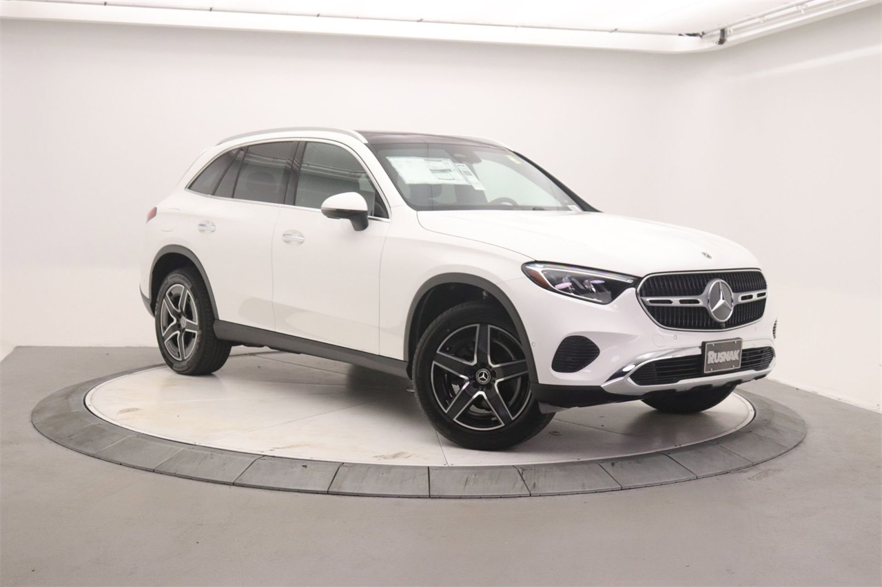 2026 Mercedes-Benz GLC Base's photo