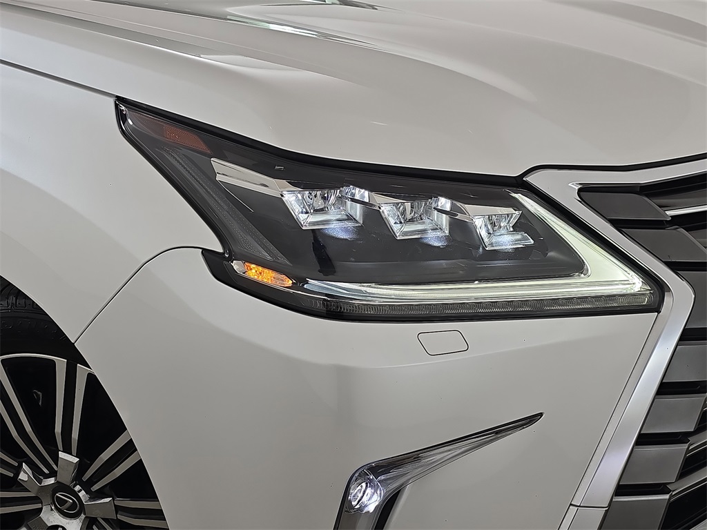 2020 Lexus LX 570 photo 30