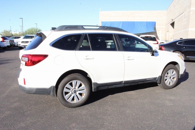 2017 Subaru Outback 2.5i Premium photo 3