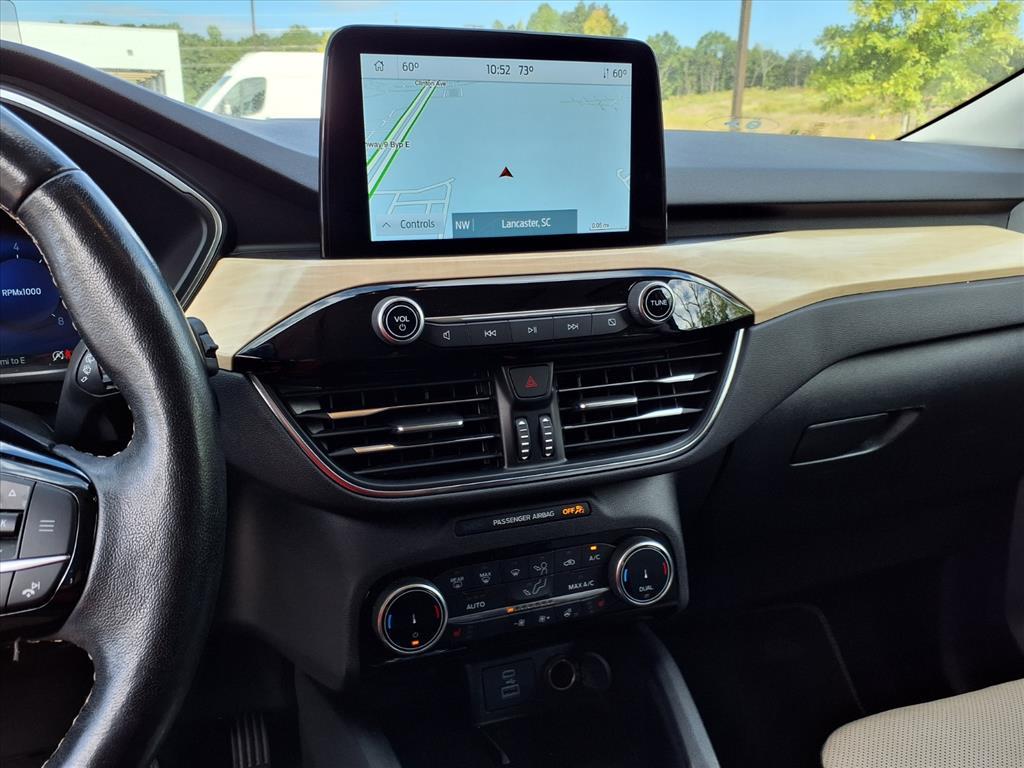 2022 Ford Escape Titanium photo 8