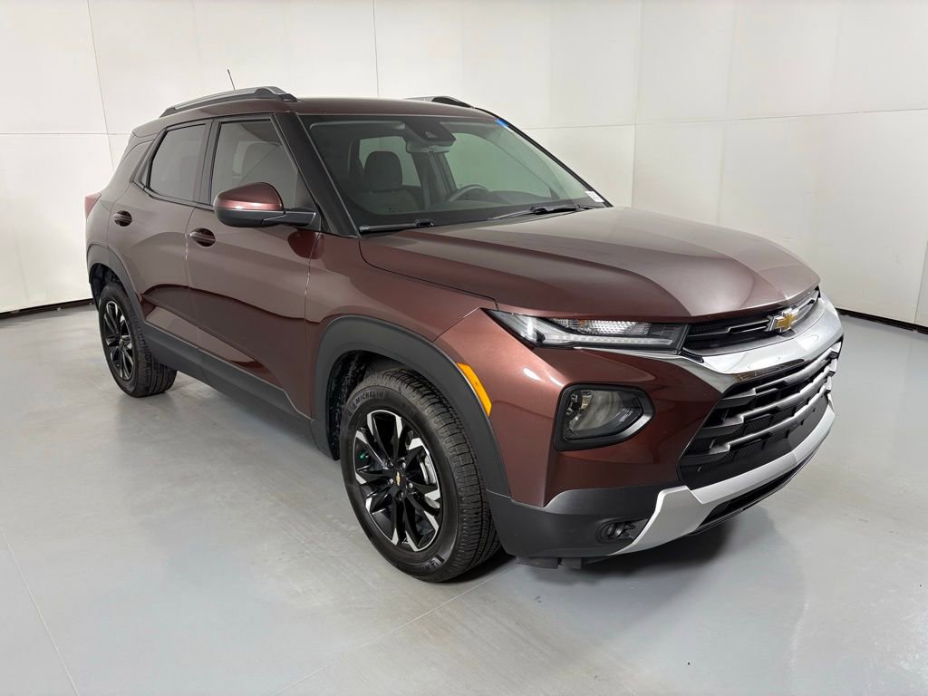 2022 Chevrolet Trailblazer LT photo 2