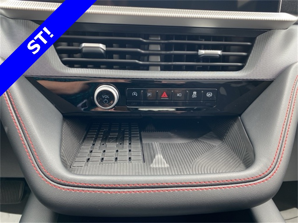 2025 Ford Explorer ST photo 32