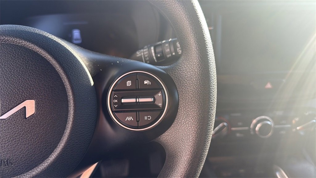 2023 Kia Soul LX photo 30