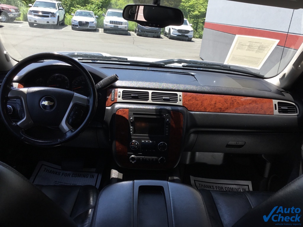 2011 Chevrolet Silverado 3500HD LTZ photo 23