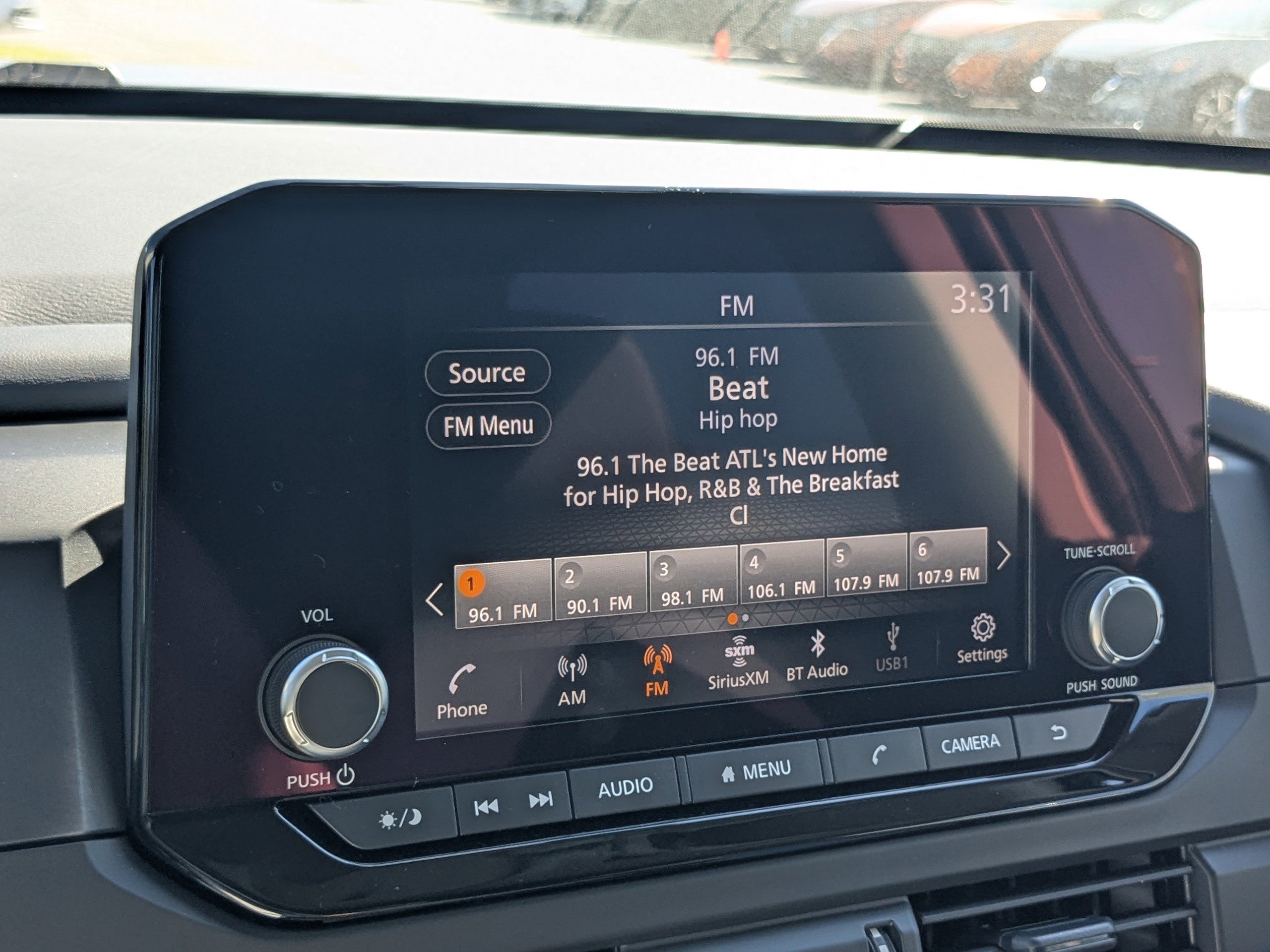 2025 Nissan Pathfinder S photo 17