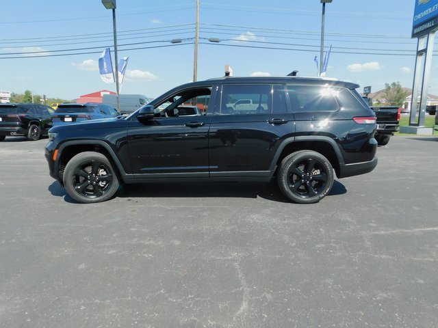 2023 Jeep Grand Cherokee Laredo Altitude photo 5