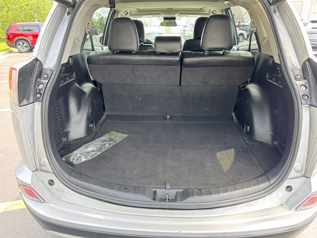 2017 Toyota RAV4 XLE photo 19