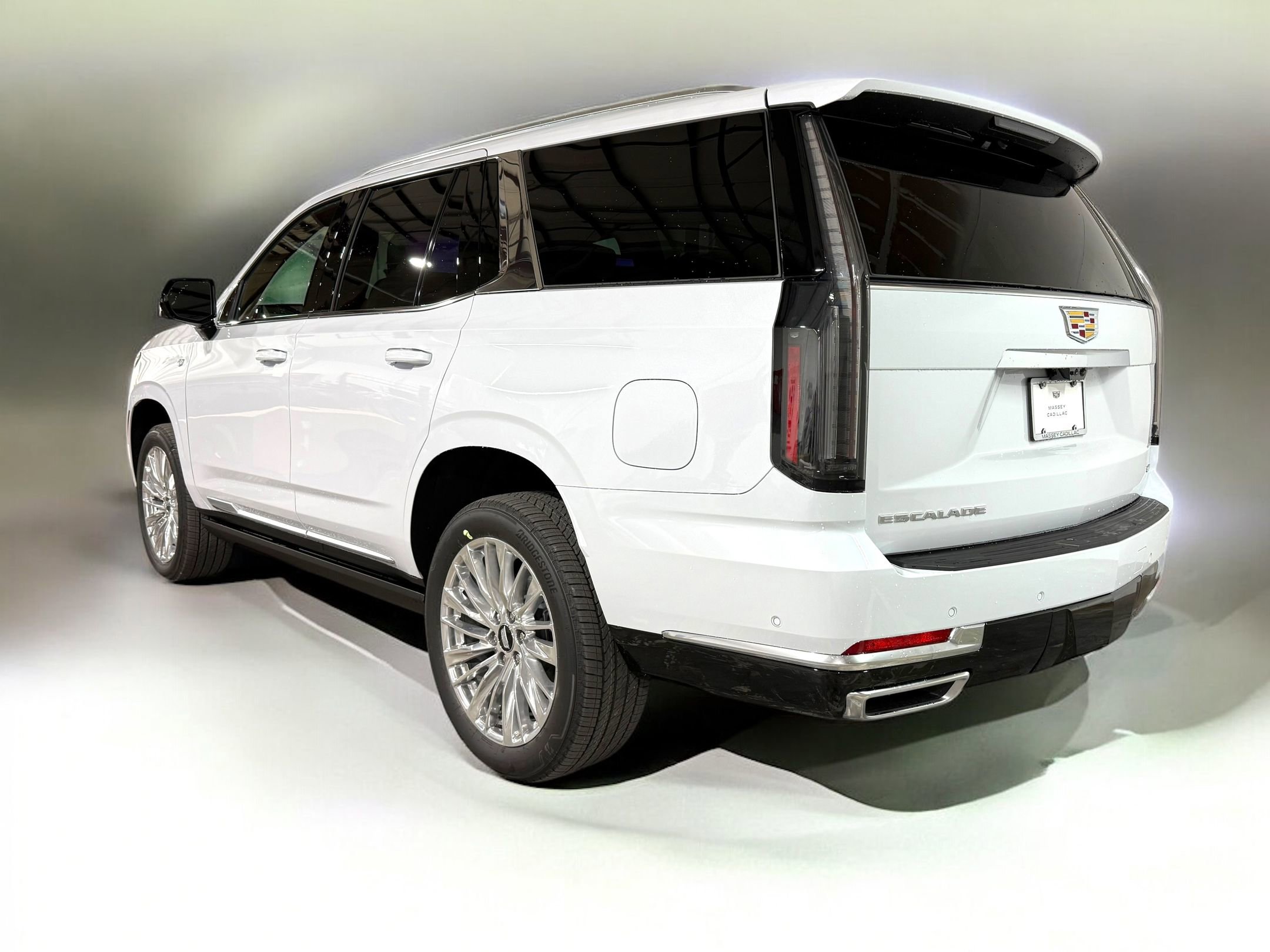 2026 Cadillac Escalade Luxury photo 2