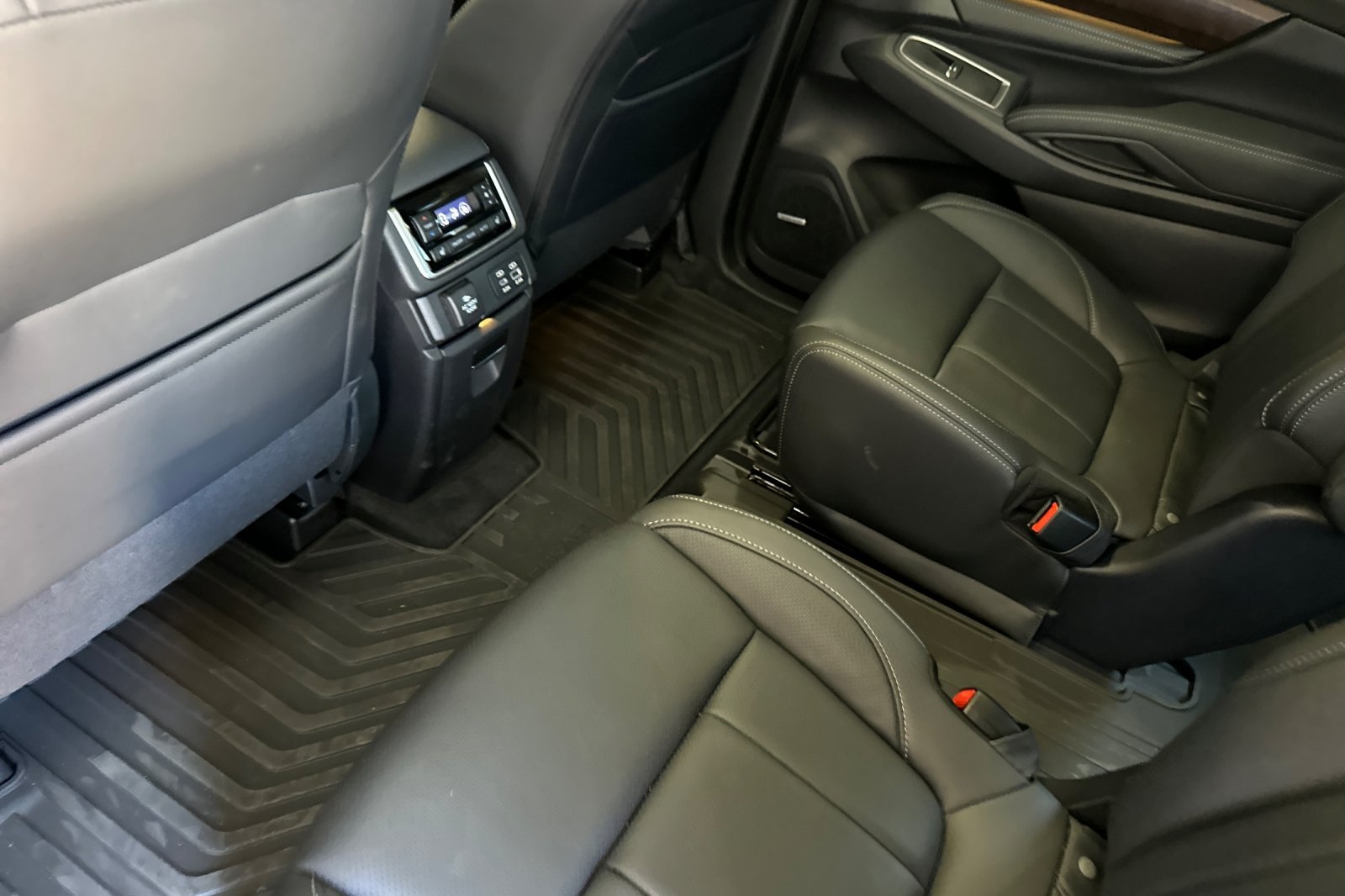 2024 Subaru Ascent Touring photo 17