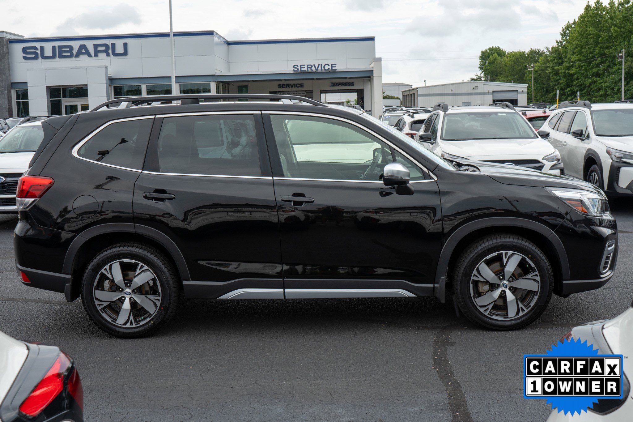2021 Subaru Forester Touring photo 2