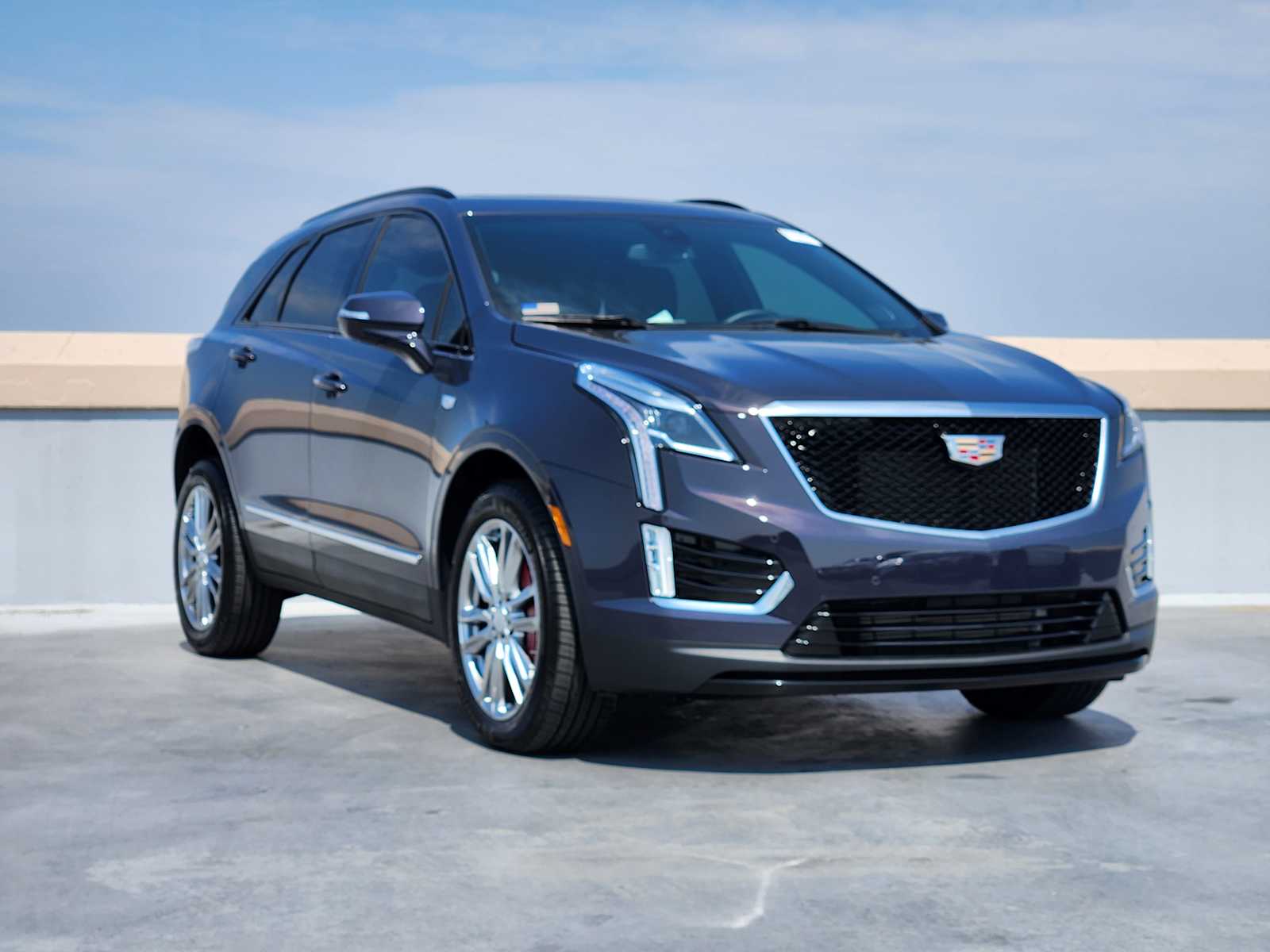 2025 Cadillac XT5 Sport photo 2