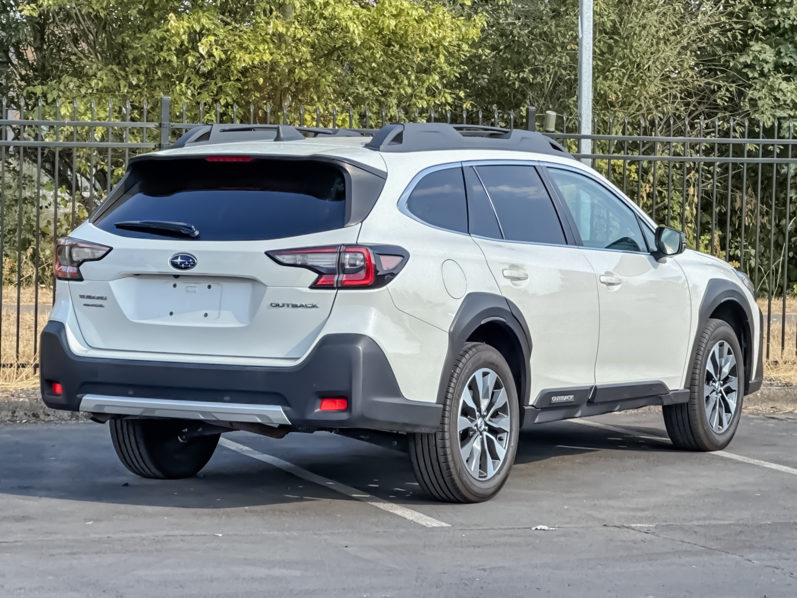 2023 Subaru Outback Limited photo 3