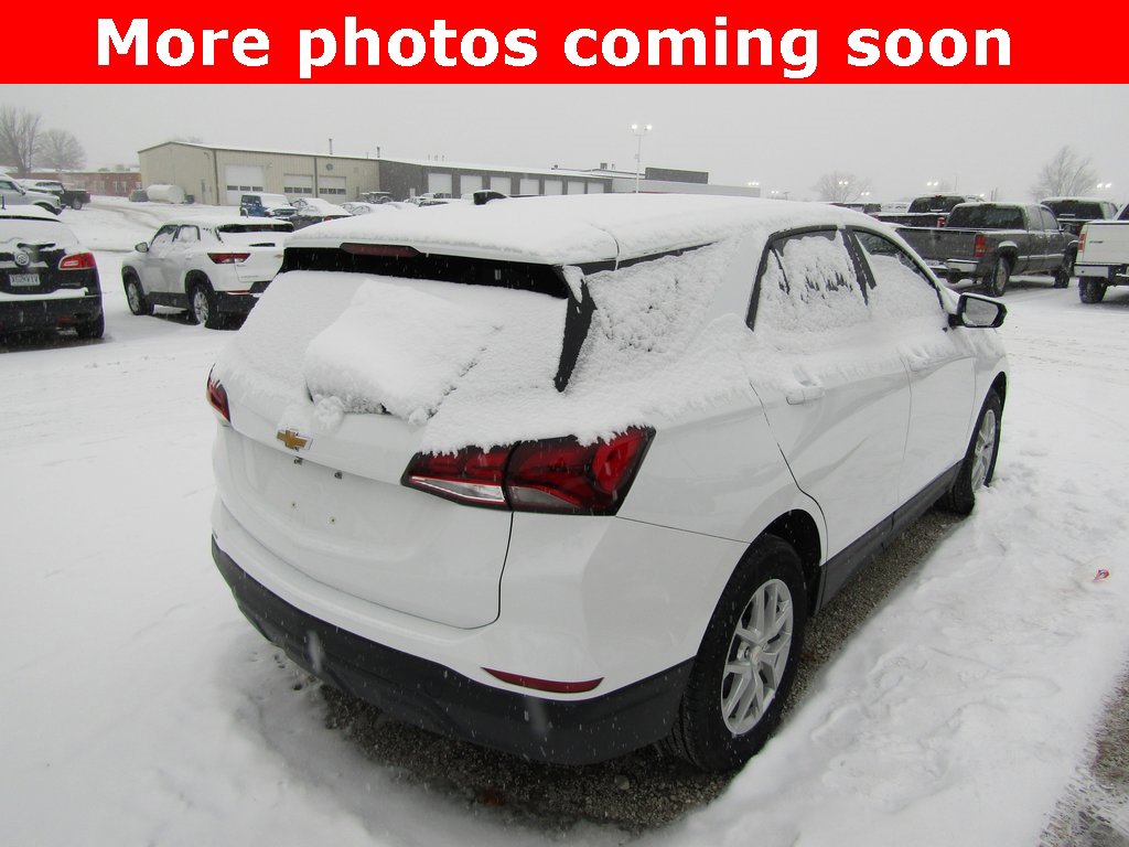 2022 Chevrolet Equinox LS photo 4