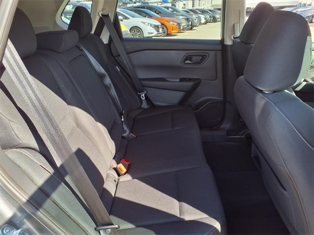 2026 Nissan Rogue S photo 6