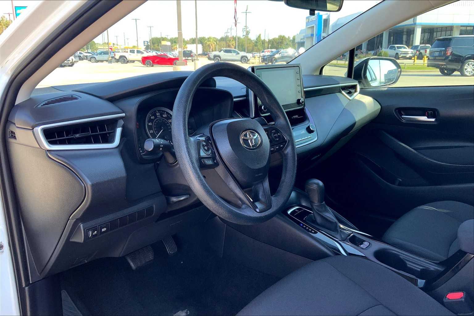 2020 Toyota Corolla LE photo 16