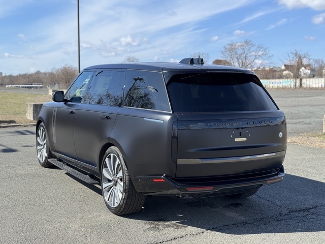 2025 Land Rover Range Rover SV photo 3