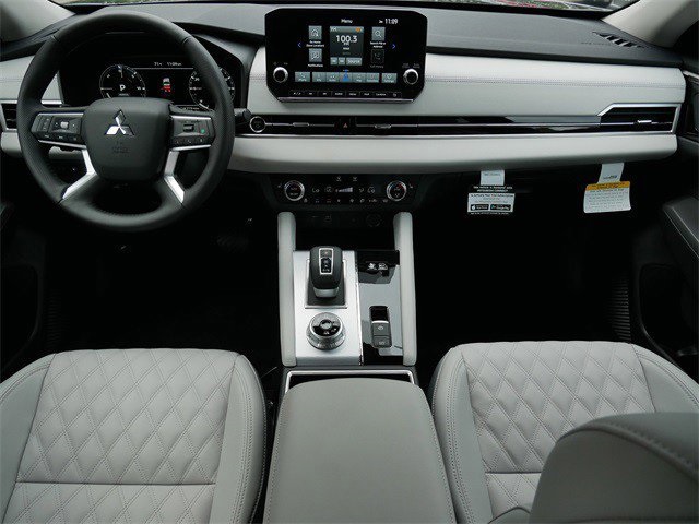 2025 Mitsubishi Outlander PHEV SEL photo 5