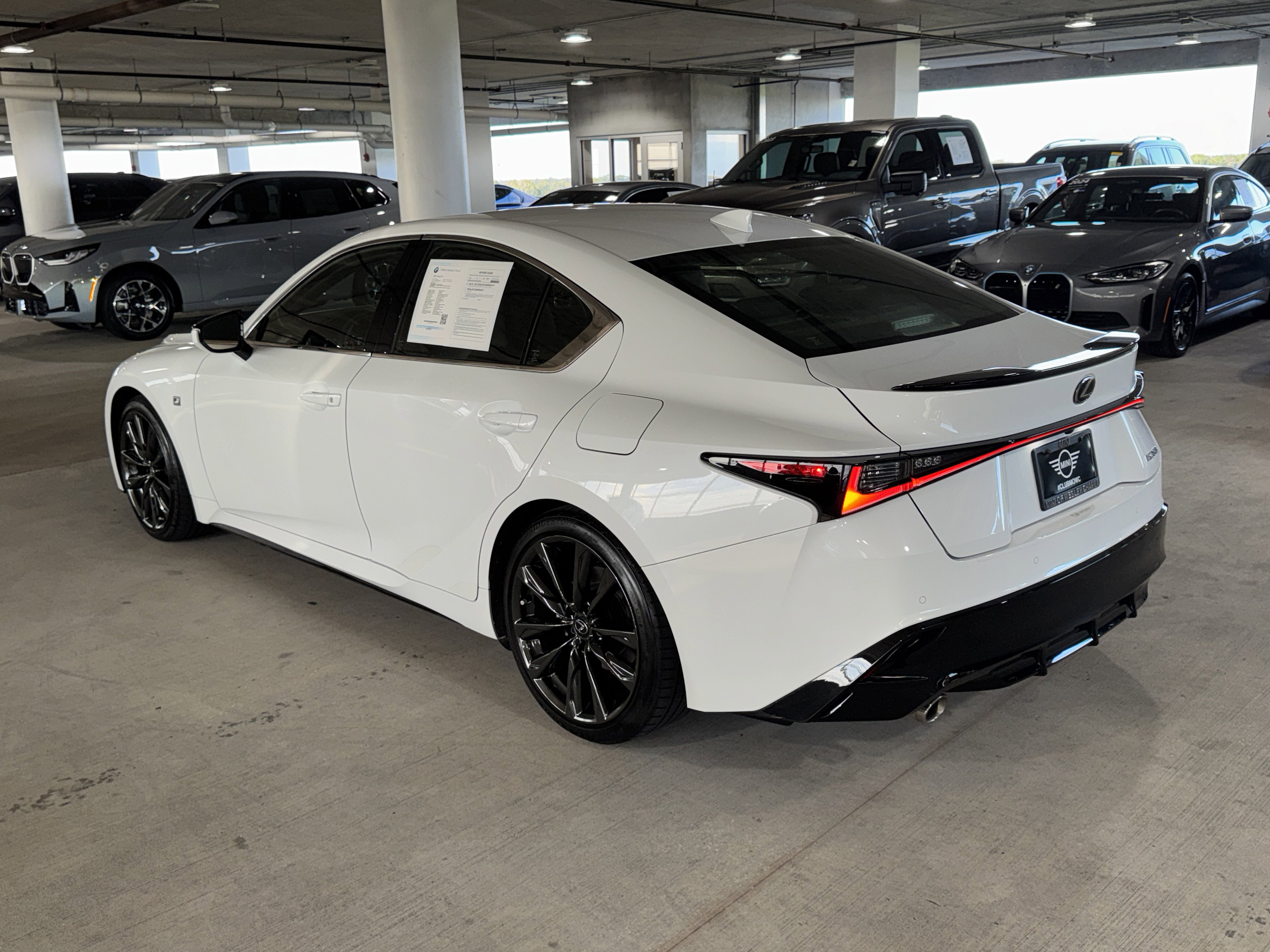 2023 Lexus IS 350 F SPORT photo 4