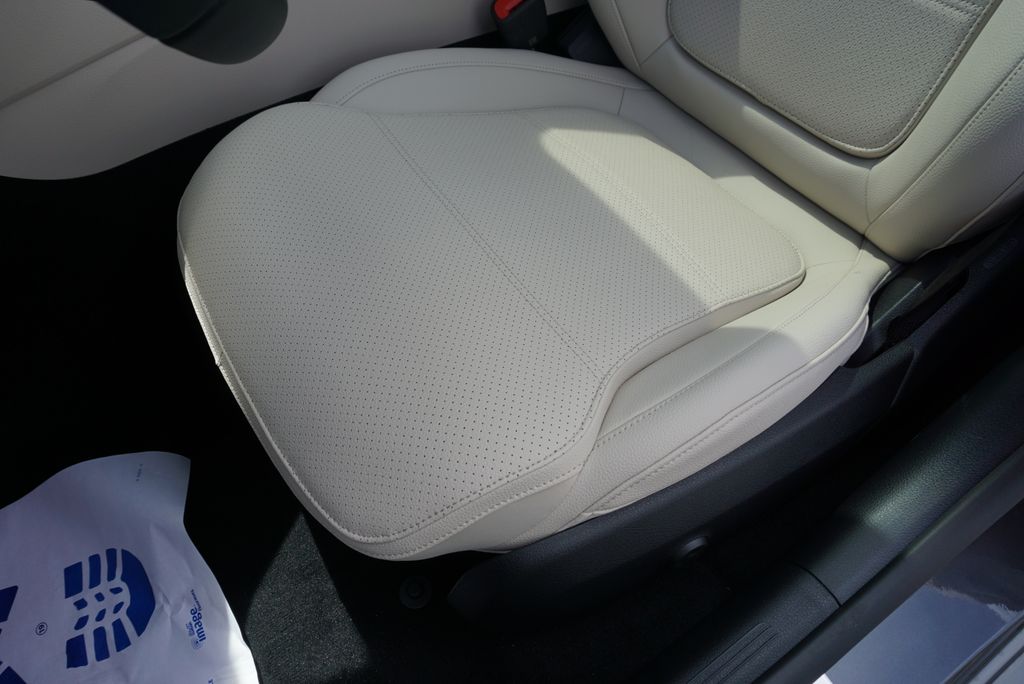 2025 Mercedes Benz C 300 4MATIC photo 38