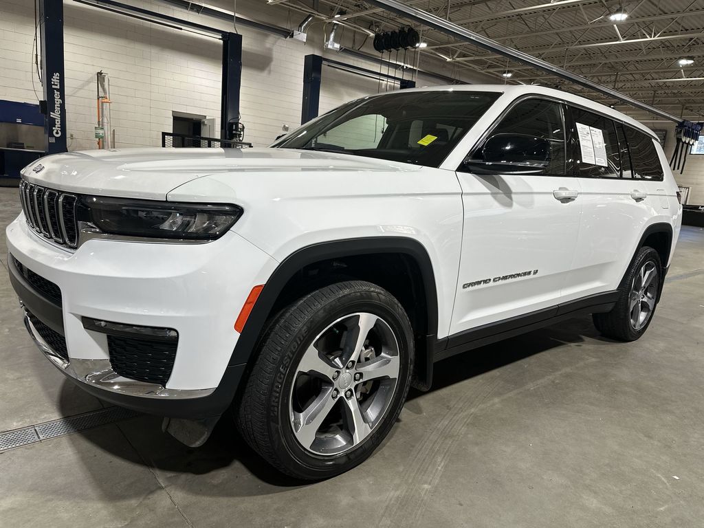 2023 Jeep Grand Cherokee Limited photo 2