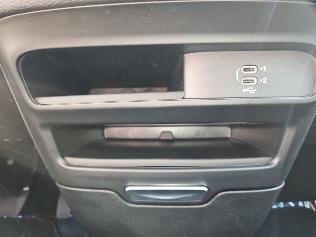 2026 Chrysler Pacifica photo 17