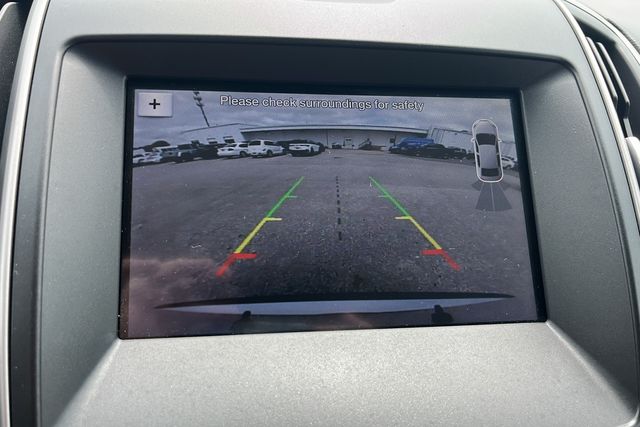 2019 Ford Edge SEL photo 11