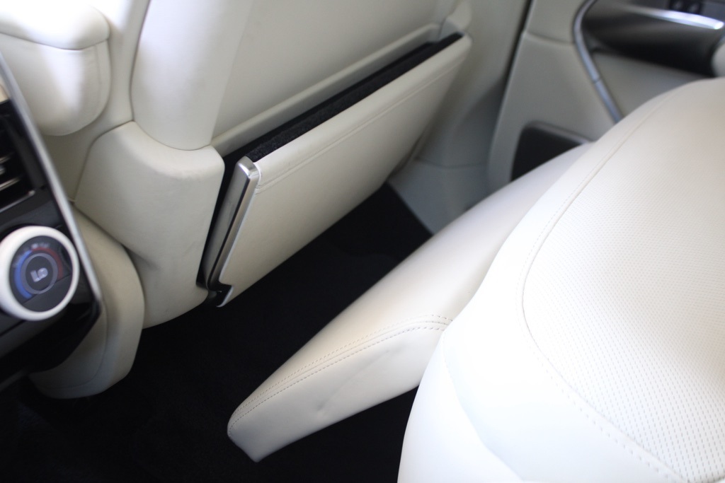 2024 Land Rover Range Rover SV photo 36