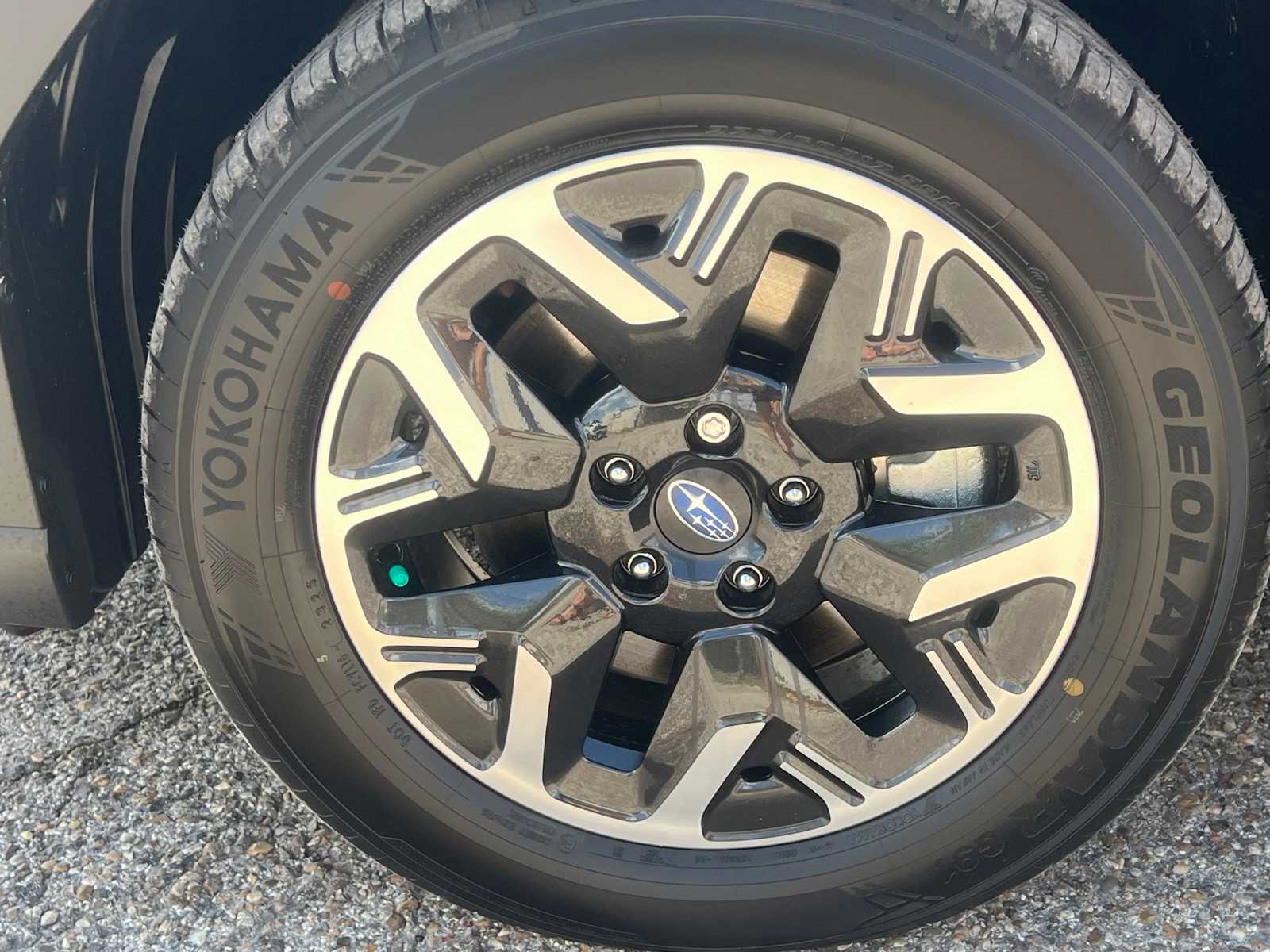 New 2025 ICE SILVER METALLIC Subaru Premium image 9