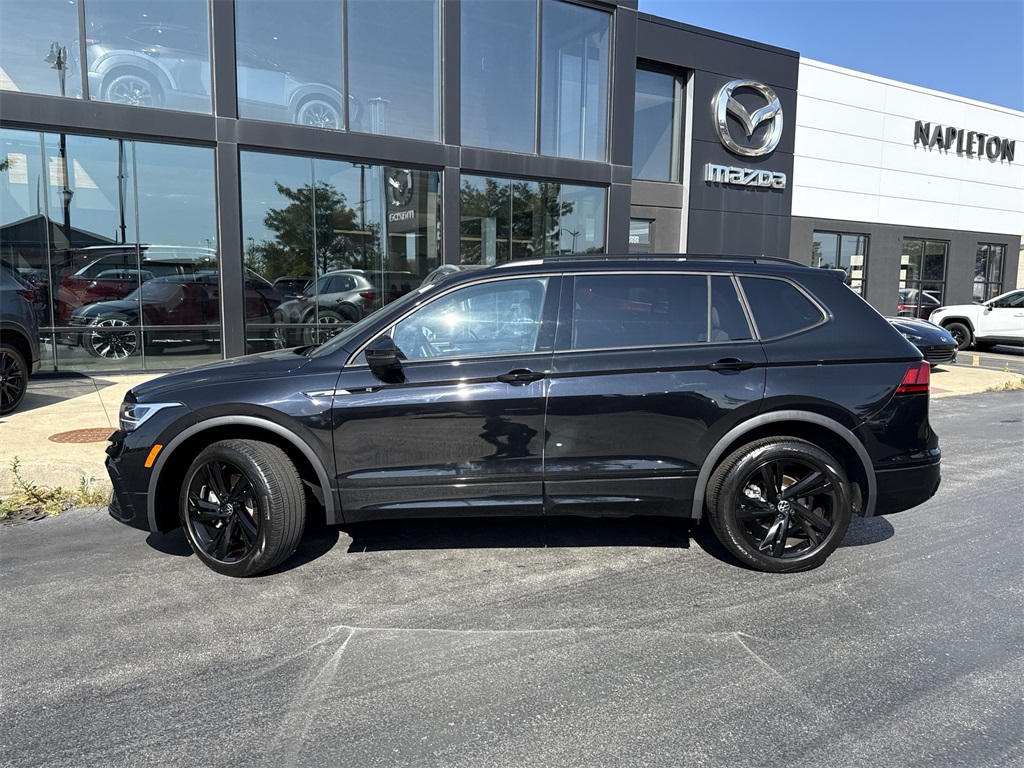 2023 Volkswagen Tiguan SE R-Line Black photo 8
